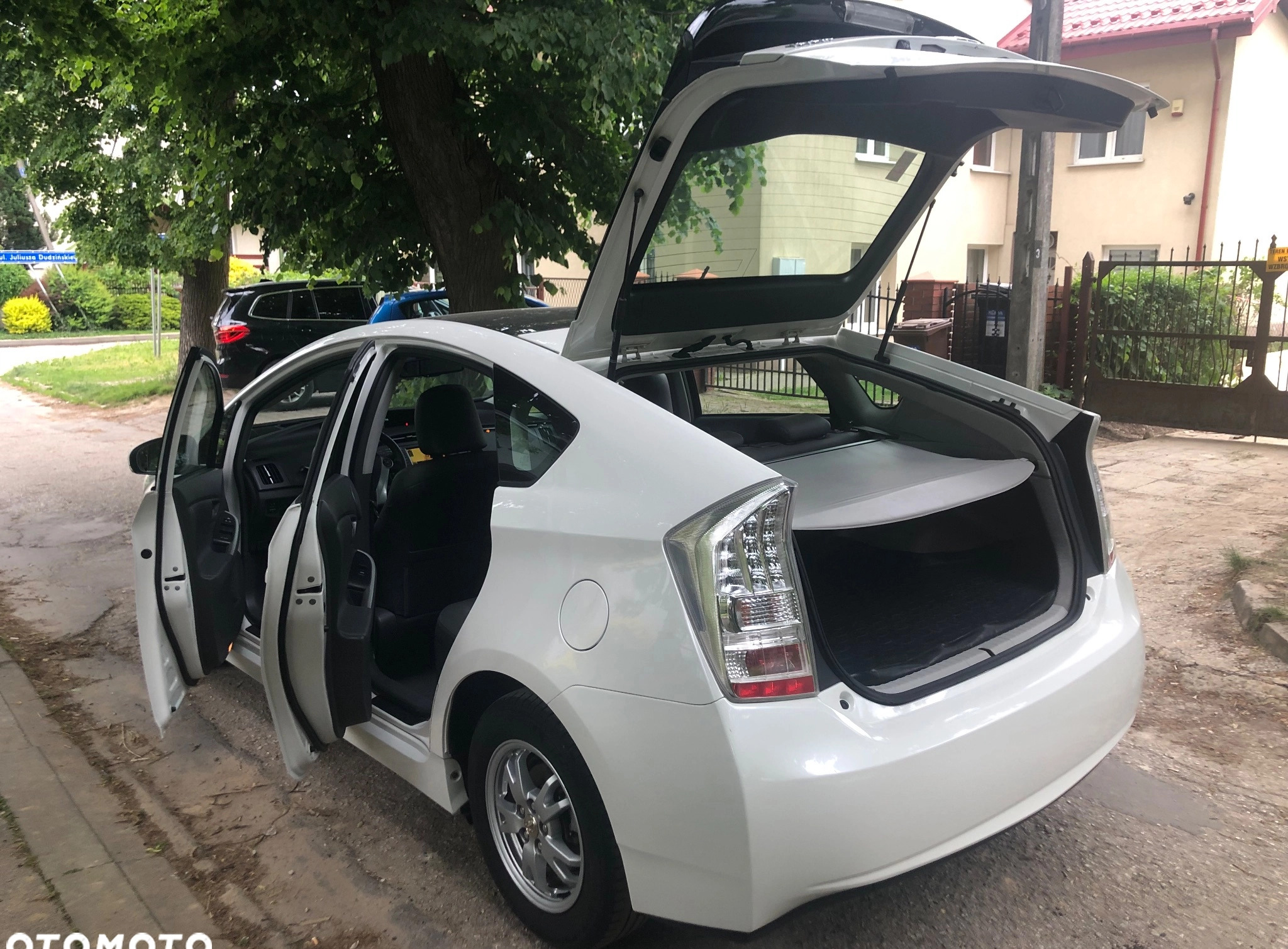 Toyota Prius cena 37900 przebieg: 310000, rok produkcji 2010 z Lublin małe 667